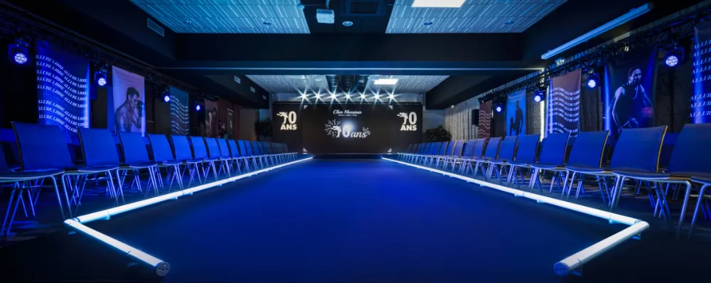 psb-lounge-agence-evenementielle-toulouse-occitanie-réalisations-défilé-scene-cher-monsieur-1