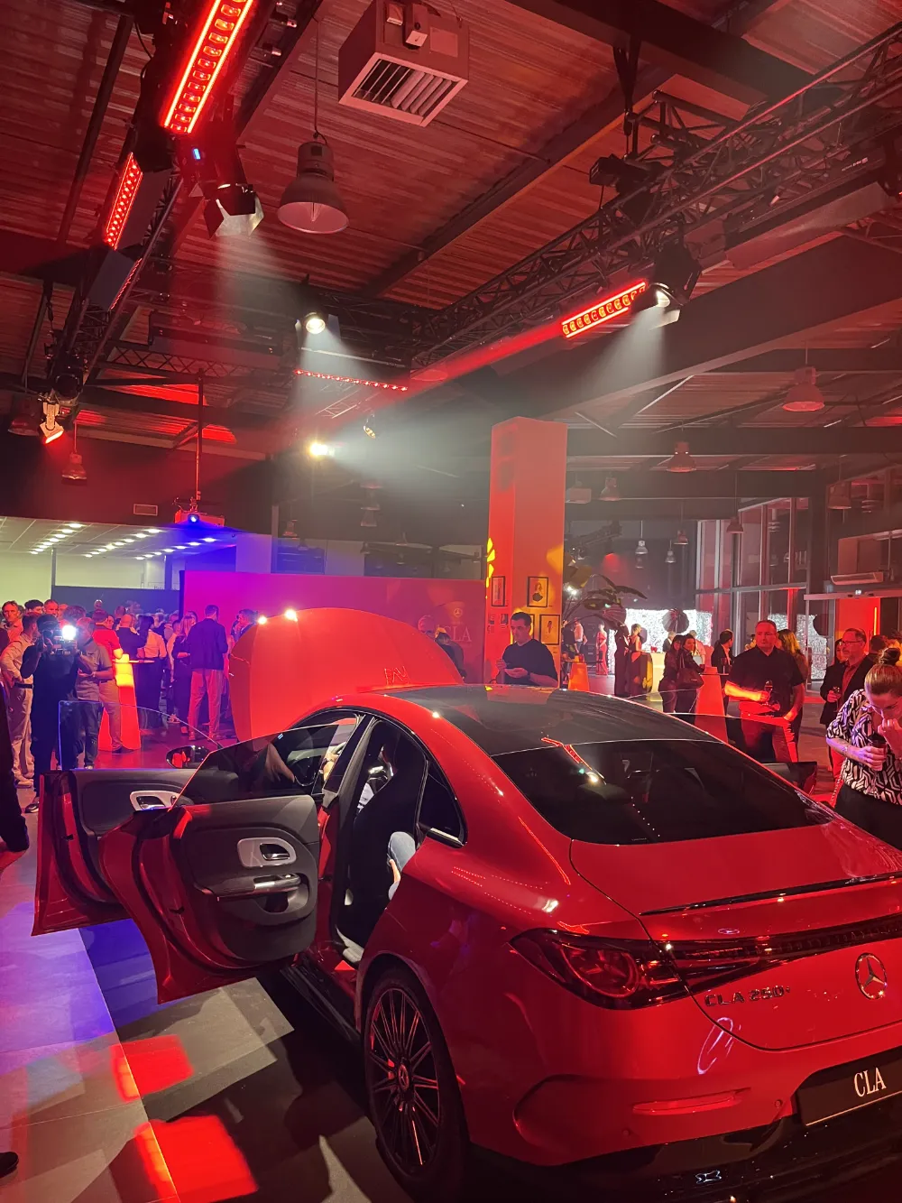 psb-lounge-agence-evenementielle-toulouse-location-materiel-evenement-occitanie-lancement-cla-electrique-mercedes-toulouse-1