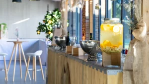Cocktail d'entreprise de 200 personnes aménagé par PSB Lounge à Toulouse