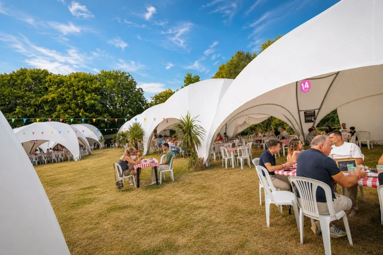festival-poupet-domes-cross-360-espace-restauration