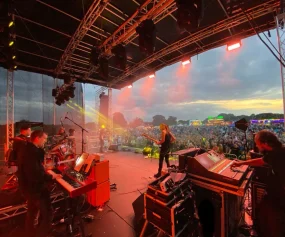 psb-lounge-agence-evenementielle-toulouse-location-materiel-evenement-occitanie-evenement-toulouse-location-scene-mobile-concert-festival-1